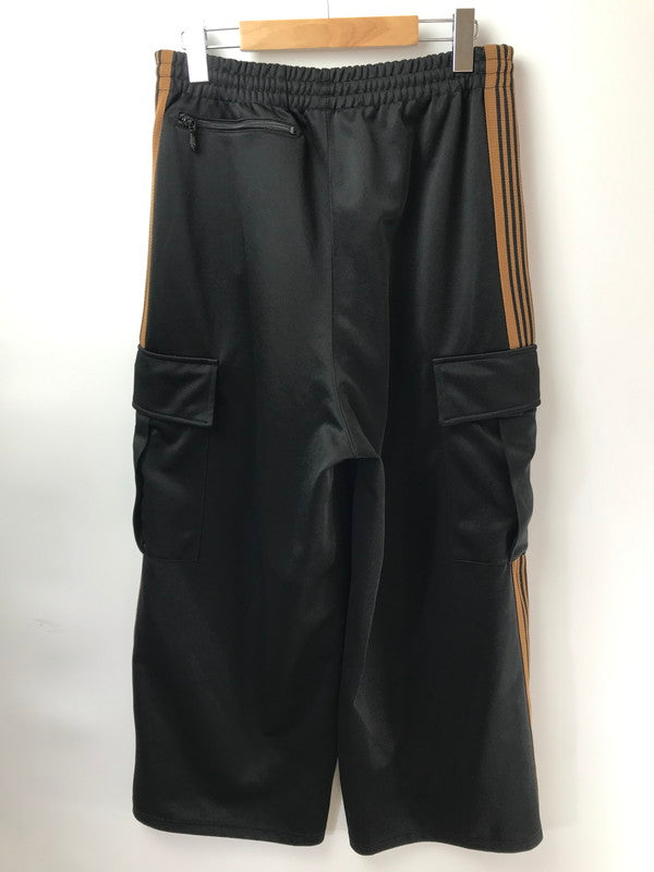 【中古品】【メンズ】 NEEDLES ニードルス × THE GALLERY BOX ザ ギャラリー ボックス H.D.TRUCK PANTS BLACK QV1661 トラック パンツ ボトムス 151-260829-rt-32-tagh サイズ：S カラー：ブラウン/ブラック 万代Net店