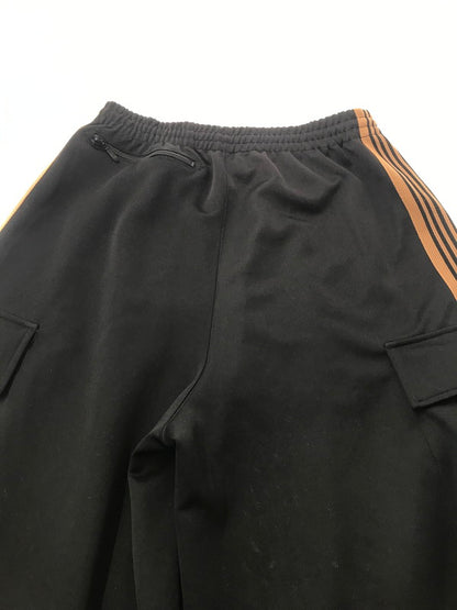 【中古品】【メンズ】 NEEDLES ニードルス × THE GALLERY BOX ザ ギャラリー ボックス H.D.TRUCK PANTS BLACK QV1661 トラック パンツ ボトムス 151-260829-rt-32-tagh サイズ：S カラー：ブラウン/ブラック 万代Net店