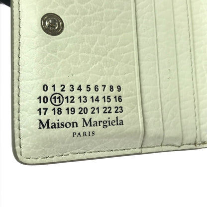 【現状渡し品】【メンズ】 MAISON MARGIELA メゾン マルジェラ FOUR STITCHES BI-FOLD WALLET S56UI0140 P4455 フォーステッチ バイフォールド ウォレット 二つ折り財布 181-261013-na-21-tagh カラー：ホワイト 万代Net店