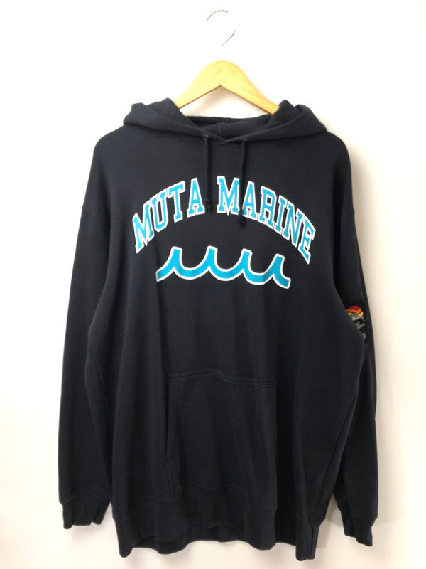 【中古品】【メンズ】 MUTA MARINE ムータ マリン × ACANTHUS アカンサス COLLEGE LOGO HOODED SWEATSHIRT MMAC-443168 カレッジ ロゴ フーデッド スウェットシャツ パーカー 140-260919-na-16-tagh サイズ：8 カラー：ネイビー 万代Net店