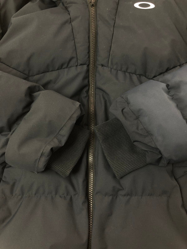 【現状渡し品】【メンズ】 OAKLEY オークリー HOODED DOWN JACKET BLACK FOA404687 フーデッド ダウン ジャケット アウター 148-260926-rt-29-tagh サイズ：L カラー：ブラック 万代Net店