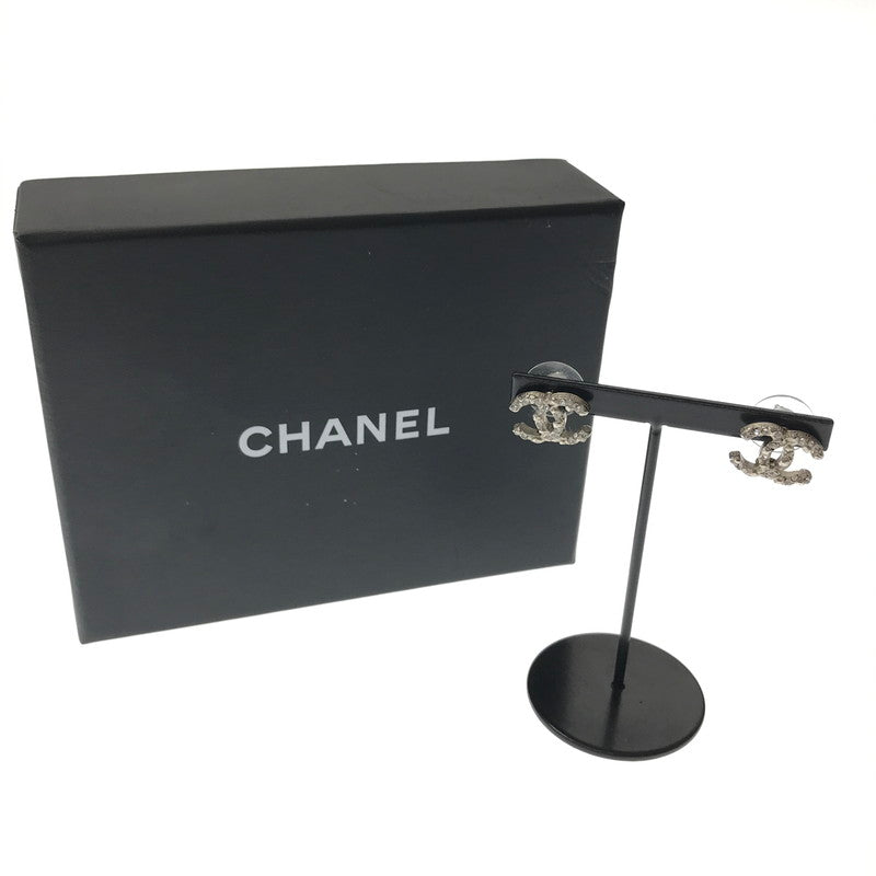 【中古品】【レディース】 CHANEL シャネル LINE STONE CC MARK PIERCE フランス製 A15P刻印 ラインストーン ココマーク ピアス アクセサリー 182-260928-na-09-tagh カラー：シルバー 万代Net店