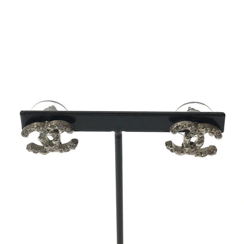 【中古品】【レディース】 CHANEL シャネル LINE STONE CC MARK PIERCE フランス製 A15P刻印 ラインストーン ココマーク ピアス アクセサリー 182-260928-na-09-tagh カラー：シルバー 万代Net店