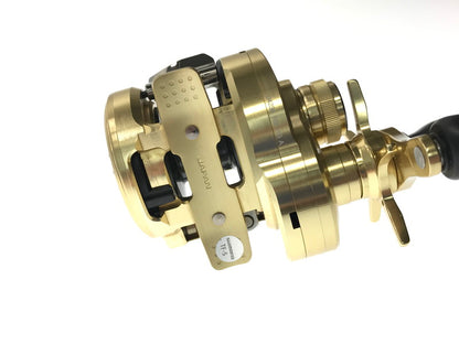 【中古美品】 SHIMANO シマノ 21 CALCUTTA CONQUEST 21 カルカッタコンクエスト 100HG ベイトリール 右ハンドル 釣り 釣り具等 134-261014-rt-10-tagh 万代Net店