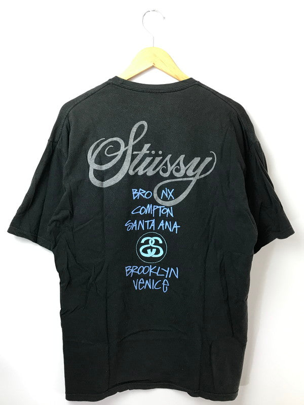 【現状渡し品】【メンズ】 STUSSY ステューシー 30ANNIVERSARY WORLD TOUR S/S T-SHIRT 30周年アニバーサリー ワールド ツアー ショートスリーブ Tシャツ トップス 142-261002-rt-34-tagh サイズ：XL カラー：ブラック 万代Net店