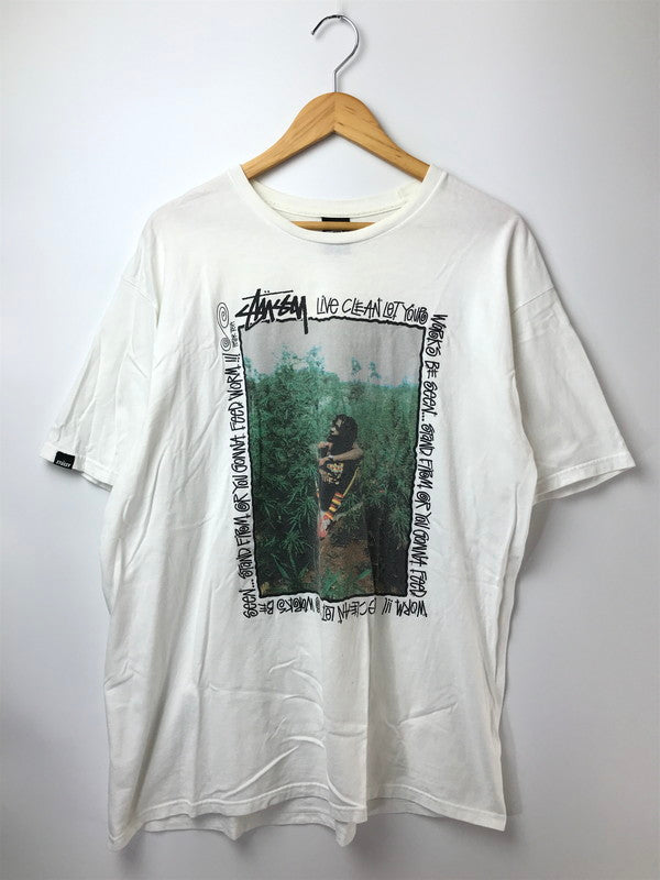 【現状渡し品】【メンズ】 STUSSY ステューシー × PETER TOSH SEAN ピーター トッシュ ショーン コラボ FONT LOGO S/S T-SHIRT フロント ロゴ Tシャツ トップス 142-261002-rt-33-tagh サイズ：XL カラー：ホワイト 万代Net店