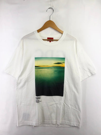 【中古品】【メンズ】 GDC ジーディーシー 25SS GRAPHIC T-SHHITS WHITE グラフィック Tシャツ トップス 142-261002-rt-12-tagh サイズ：L カラー：ホワイト 万代Net店