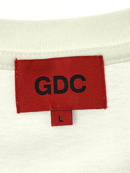 【中古品】【メンズ】 GDC ジーディーシー 25SS GRAPHIC T-SHHITS WHITE グラフィック Tシャツ トップス 142-261002-rt-12-tagh サイズ：L カラー：ホワイト 万代Net店