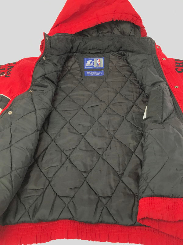 【中古品】【メンズ】 STARTER スターター CHACAGO BULLS HOODED NYLON JACKET シカゴ ブルズ フーデッド ナイロン ジャケット 146-261009-ty-13-tagh サイズ：L カラー：レッド 万代Net店