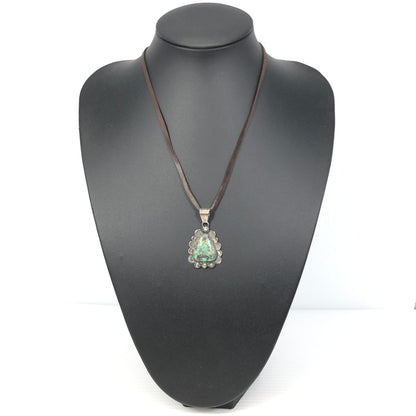 【現状渡し品】【メンズ】 INDIAN JEWELRY NAVAJO インディアン ジュエリー ナバホ族 LONNIE WILLIE TURQUOISE STUMPWORK NECKLACE ターコイズトップ ネックレス アクセサリー 191-261007-na-10-tagh カラー：シルバー/ブラウン 万代Net店