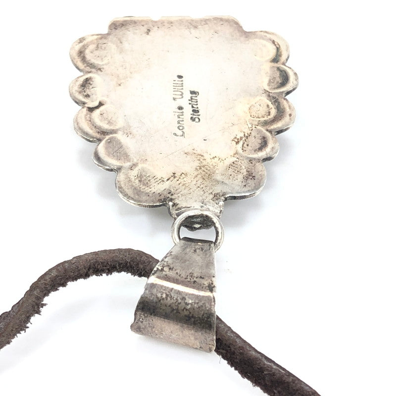 【現状渡し品】【メンズ】 INDIAN JEWELRY NAVAJO インディアン ジュエリー ナバホ族 LONNIE WILLIE TURQUOISE STUMPWORK NECKLACE ターコイズトップ ネックレス アクセサリー 191-261007-na-10-tagh カラー：シルバー/ブラウン 万代Net店