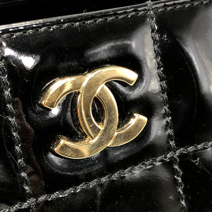 【現状渡し品】【レディース】 CHANEL シャネル CHOCOLATE BAR PATENT CHAIN TOTE BAG BLACK チョコレートバー パテント チェーン トートバッグ カバン 180-261028-rt-10-tagh カラー：ブラック 万代Net店