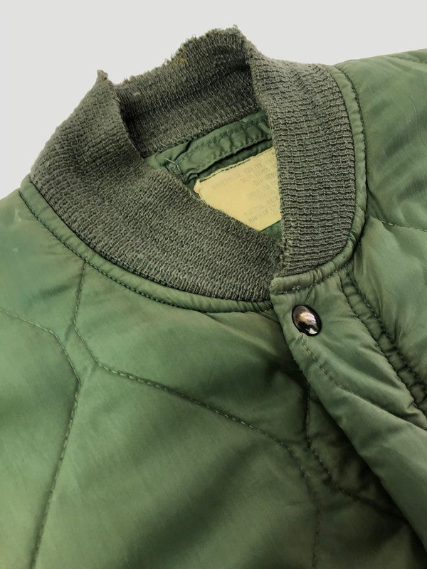 【現状渡し品】【メンズ】 USAF アメリカ空軍 QUILTING JACKET CWU-9P キルティングジャケット アウター 146-261025-na-08-tagh サイズ：M カラー：グリーン 万代Net店