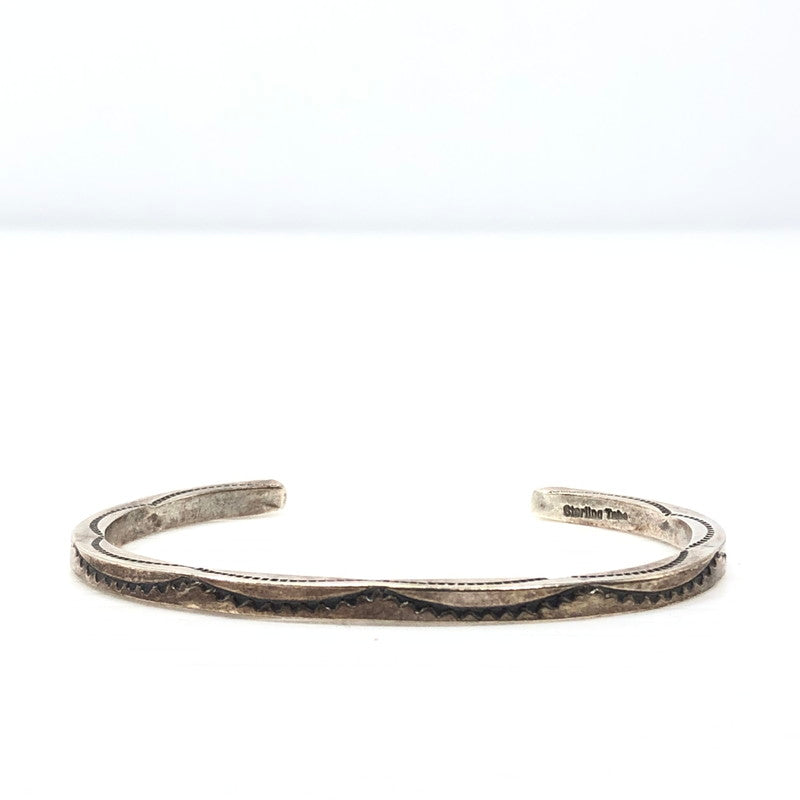 【中古品】【メンズ】 NAVAJO ELAINE TAHE作 ナバホ イレーヌ タヒ STERLING STAMP WORK BANGLE スターリング スタンプ ワーク バングル アクセサリー 191-261030-rt-08-tagh カラー：シルバー 万代Net店