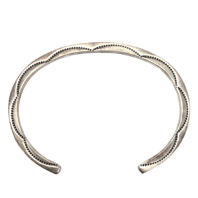 【中古品】【メンズ】 NAVAJO ELAINE TAHE作 ナバホ イレーヌ タヒ STERLING STAMP WORK BANGLE スターリング スタンプ ワーク バングル アクセサリー 191-261030-rt-08-tagh カラー：シルバー 万代Net店