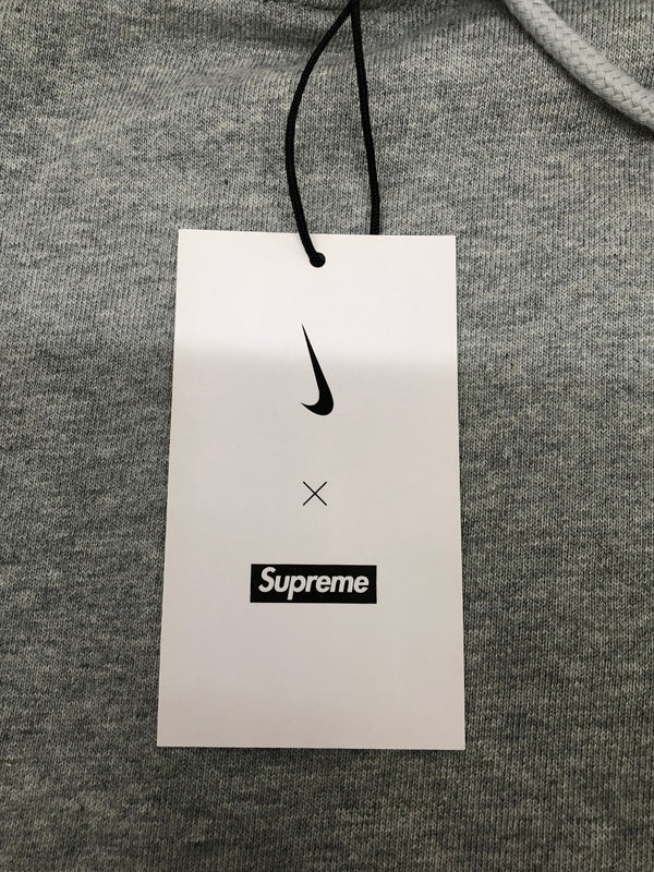 【中古美品】【メンズ】 Supreme シュプリーム × NIKE ナイキ 24SS FQ0759-063 HOODED SWEATSHIRT プルオーバーパーカー 149-260823-AS-22-hon サイズ：L カラー：グレー 万代Net店