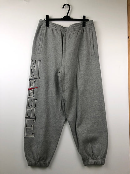 【中古品】【メンズ】 Supreme シュプリーム × NIKE ナイキ 24SS FQ0768-063 SWEATPANT スウェットパンツ ボトムス 149-260823-AS-21-hon サイズ：L カラー：グレー 万代Net店