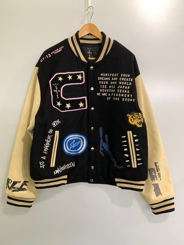 【中古品】【メンズ】 FRAGMENT DESIGN フラグメントデザイン CACTUS JACK 21SS MANIFEST LETTERMAN JACKET カクタスジャック コラボ マニフェスト レターマンジャケット アウター スタジャン 142-241101-yn-01-min サイズ：2XL カラー：ブラック 万代Net店