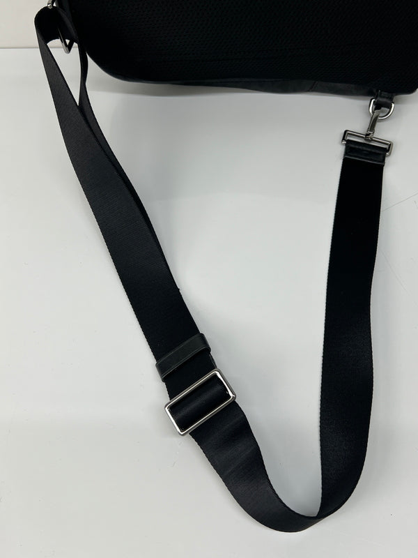 【中古品】【メンズ】 MICHAEL KORS マイケルコース SIGNATURE SLING BAG 37H7LMNC5B 37H7LMNC5B シグネチャー スリングバッグ カバン ワンショルダーバッグ ボディバッグ 188-260727-kk-01-hon カラー：BLACK 万代Net店