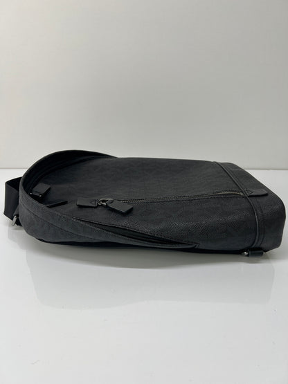 【中古品】【メンズ】 MICHAEL KORS マイケルコース SIGNATURE SLING BAG 37H7LMNC5B 37H7LMNC5B シグネチャー スリングバッグ カバン ワンショルダーバッグ ボディバッグ 188-260727-kk-01-hon カラー：BLACK 万代Net店