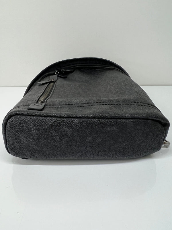 【中古品】【メンズ】 MICHAEL KORS マイケルコース SIGNATURE SLING BAG 37H7LMNC5B 37H7LMNC5B シグネチャー スリングバッグ カバン ワンショルダーバッグ ボディバッグ 188-260727-kk-01-hon カラー：BLACK 万代Net店