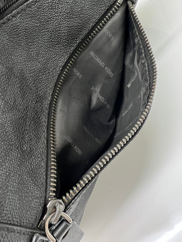 【中古品】【メンズ】 MICHAEL KORS マイケルコース SIGNATURE SLING BAG 37H7LMNC5B 37H7LMNC5B シグネチャー スリングバッグ カバン ワンショルダーバッグ ボディバッグ 188-260727-kk-01-hon カラー：BLACK 万代Net店