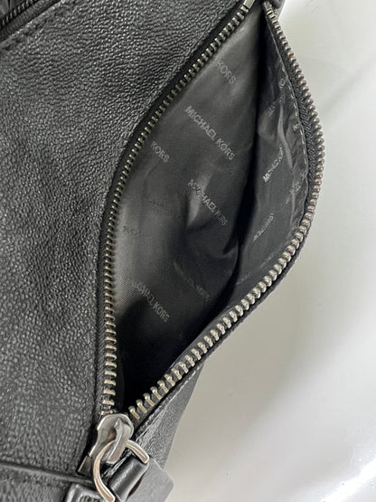 【中古品】【メンズ】 MICHAEL KORS マイケルコース SIGNATURE SLING BAG 37H7LMNC5B 37H7LMNC5B シグネチャー スリングバッグ カバン ワンショルダーバッグ ボディバッグ 188-260727-kk-01-hon カラー：BLACK 万代Net店