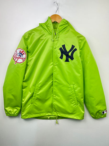 【中古品】【メンズ】 Supreme シュプリーム 15SS MAJESTIC NY YANKEES SATIN HOODED COACHES JACKET マジェスティック ヤンキース サテン フーデッド コーチジャケット ライトアウター 149-260705-kk-03-hon サイズ：S カラー：グリーン 万代Net店