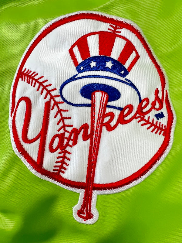 【中古品】【メンズ】 Supreme シュプリーム 15SS MAJESTIC NY YANKEES SATIN HOODED COACHES JACKET マジェスティック ヤンキース サテン フーデッド コーチジャケット ライトアウター 149-260705-kk-03-hon サイズ：S カラー：グリーン 万代Net店