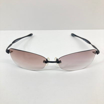 【現状渡し品】【メンズ】 TSETSE ツェツェ × SUGIZO スギゾー 別注 コラボ SUNGLAS サングラス アイウェア アクセサリー 888本限定 シリアルナンバー入り 203-260804-kk-35-hon サイズ：表記無し カラー：ブラック 万代Net店
