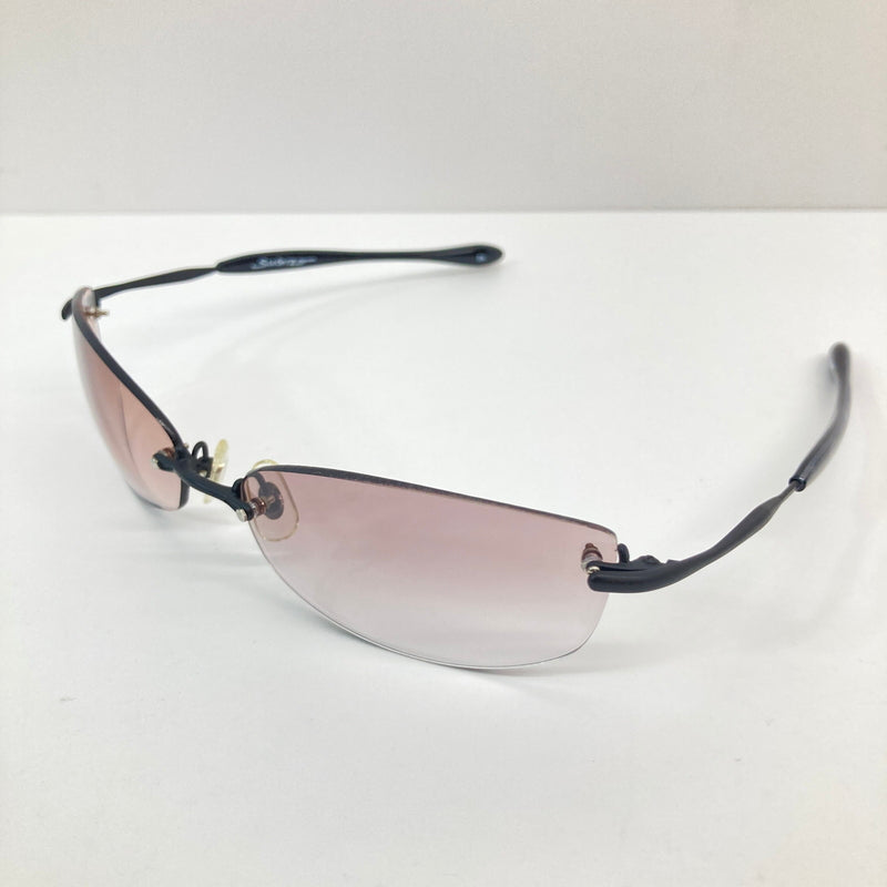 【現状渡し品】【メンズ】 TSETSE ツェツェ × SUGIZO スギゾー 別注 コラボ SUNGLAS サングラス アイウェア アクセサリー 888本限定 シリアルナンバー入り 203-260804-kk-35-hon サイズ：表記無し カラー：ブラック 万代Net店