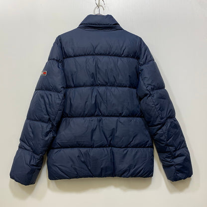 【中古品】【メンズ】 TOMMY JEANS トミージーンズ 4500324935 TECHNICAL FIBERS HOODED DOWN JACKET テクニカル ファイバーズ フーデッド ダウン ジャケット アウター 147-260910-cs-10-izu サイズ：M カラー：ネイビー 万代Net店