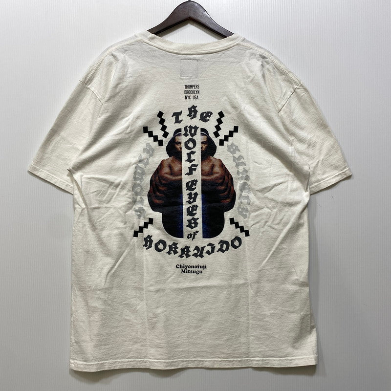 【中古品】【メンズ】 THUMPERS NYC サンパーズ ニューヨーク × CHIYONOFUJI 千代の富士 S/S TEE ショートスリーブ Tシャツ 半袖 142-260721-as-19-izu サイズ：XL カラー：ホワイト 万代Net店