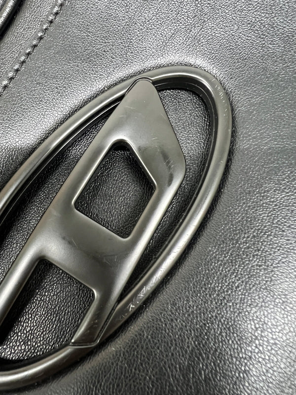【中古品】【メンズ/レディース】 DIESEL ディーゼル HOLI-D CAMERA BAG カメラバッグ カバン ボディバッグ 188-260815-kk-12-hon カラー：ブラック 万代Net店