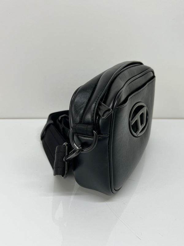 【中古品】【メンズ/レディース】 DIESEL ディーゼル HOLI-D CAMERA BAG カメラバッグ カバン ボディバッグ 188-260815-kk-12-hon カラー：ブラック 万代Net店