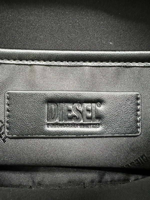 【中古品】【メンズ/レディース】 DIESEL ディーゼル HOLI-D CAMERA BAG カメラバッグ カバン ボディバッグ 188-260815-kk-12-hon カラー：ブラック 万代Net店
