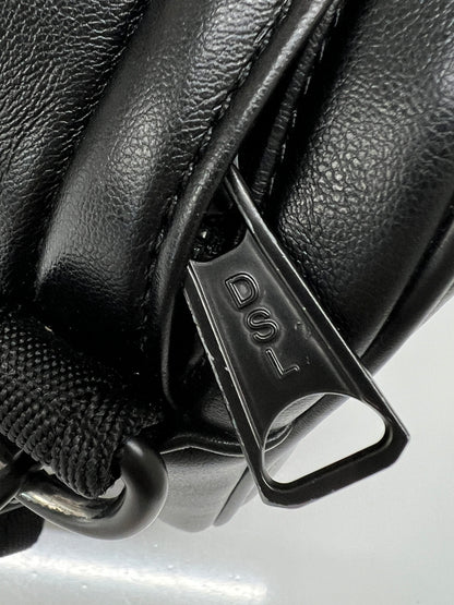 【中古品】【メンズ/レディース】 DIESEL ディーゼル HOLI-D CAMERA BAG カメラバッグ カバン ボディバッグ 188-260815-kk-12-hon カラー：ブラック 万代Net店