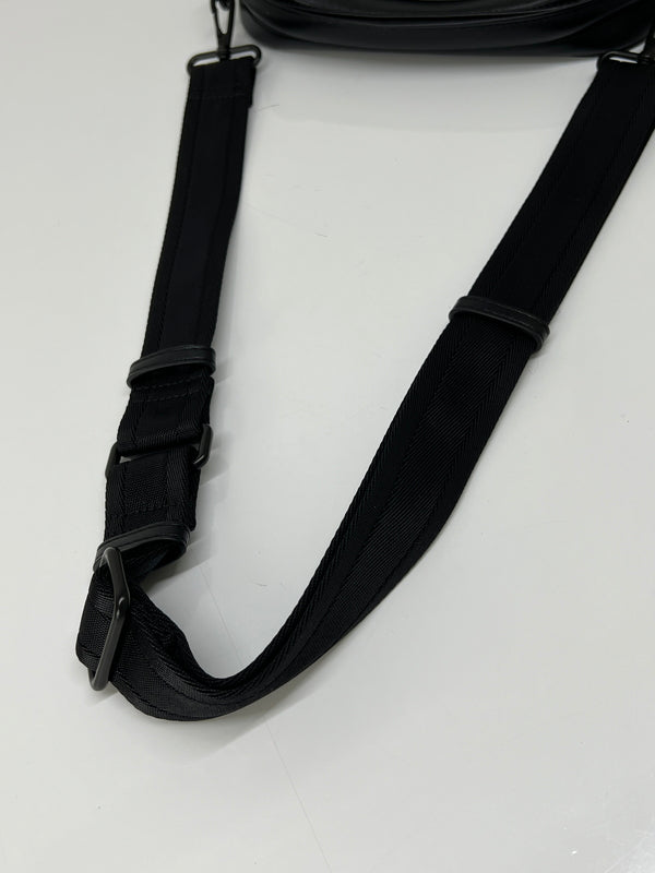 【中古品】【メンズ/レディース】 DIESEL ディーゼル HOLI-D CAMERA BAG カメラバッグ カバン ボディバッグ 188-260815-kk-12-hon カラー：ブラック 万代Net店