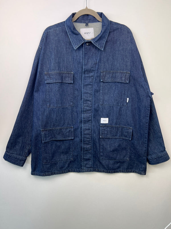 【中古品】【メンズ】 WTAPS ダブルタップス 23SS JMOD/LS/COTTON.DENIM.PASTHG 231WVDT-SHM02 ロングスリーブ デニム ジャングルシャツ 長袖 トップス 142-260705-kk-06-hon サイズ：03 カラー：インディゴ 万代Net店