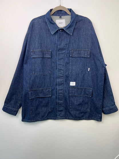 【中古品】【メンズ】 WTAPS ダブルタップス 23SS JMOD/LS/COTTON.DENIM.PASTHG 231WVDT-SHM02 ロングスリーブ デニム ジャングルシャツ 長袖 トップス 142-260705-kk-06-hon サイズ：03 カラー：インディゴ 万代Net店