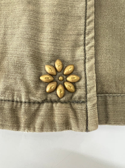 【中古品】【メンズ】 REMI RELIEF レミレリーフ L/S FLOWER STUDS MILITARY SHIRT ロングスリーブ フラワースタッズ ミリタリーシャツ 長袖 トップス 140-260803-kk-25-hon サイズ：M カラー：カーキ 万代Net店