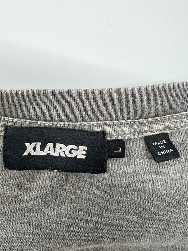 【中古品】【メンズ】 XLARGE エクストララージ 22SS EAGLE LOGO S/S TEE 101222011049 イーグルロゴ ショートスリーブ Tシャツ 半袖 トップス 147-260803-kk-33-hon カラー：チャコール 万代Net店