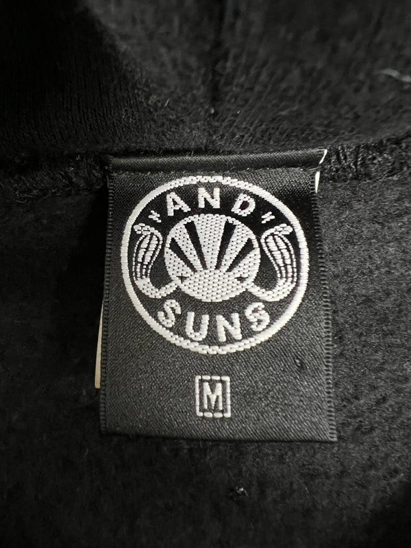 【中古品】【メンズ】 ANDSUNS アンドサンズ × JUSTICE ジャスティス 別注 コラボ LADY JUSTICESUNS PULLOVER HOODIE レディー ジャスティスサンズ プルオーバーフーディー トップス プルオーバーパーカー 147-260803-kk-30-hon カラー：ブラック 万代Net店