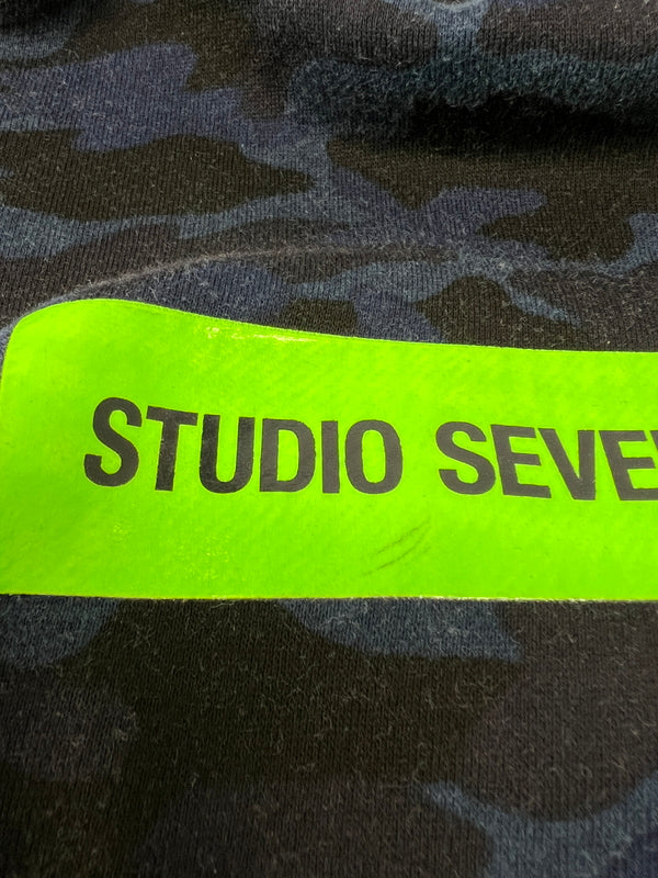 【現状渡し品】【メンズ】 STUDIO SEVEN スタジオセブン Limited Bar Camo Hoodie 70863888 リミテッドバーカモフーディー トップス 142-260809-SH-01-hon サイズ：M カラー：ネイビー系 万代Net店