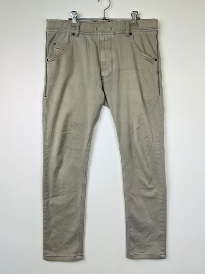 【現状渡し品】【メンズ】 DIESEL ディーゼル KROOLEY-NE 0670M クルーリー ジョグ ジーンズ ボトムス 152-260808-SH-09-hon サイズ：30 万代Net店