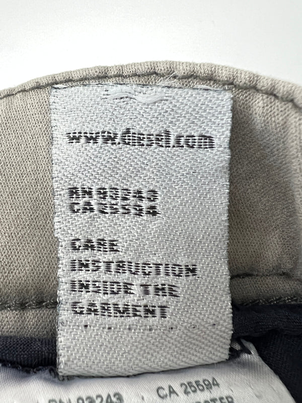 【現状渡し品】【メンズ】 DIESEL ディーゼル KROOLEY-NE 0670M クルーリー ジョグ ジーンズ ボトムス 152-260808-SH-09-hon サイズ：30 万代Net店