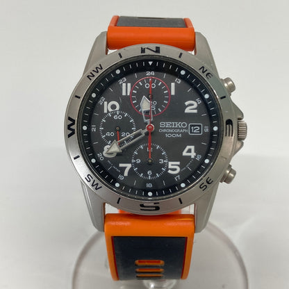 【現状渡し品】【メンズ】 SEIKO セイコー CHRONOGRAPH MILITARY WATCH SND399P1 7T92-0DX0 クロノグラフ ミリタリーウォッチ クォーツ 腕時計 198-260804-kk-15-hon カラー：シルバー/オレンジ 万代Net店