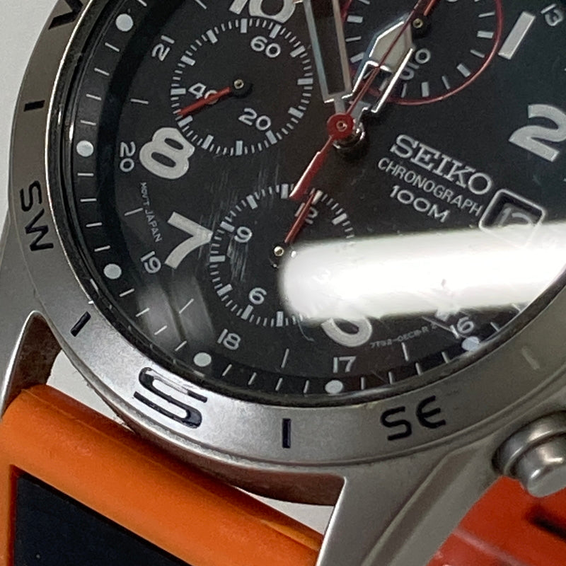 【現状渡し品】【メンズ】 SEIKO セイコー CHRONOGRAPH MILITARY WATCH SND399P1 7T92-0DX0 クロノグラフ ミリタリーウォッチ クォーツ 腕時計 198-260804-kk-15-hon カラー：シルバー/オレンジ 万代Net店