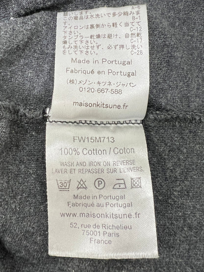 【中古品】【メンズ】 MAISON KITSUNE メゾンキツネ DARK GREY MELANGE TRIGRAM TｰSHIRT FW15M713 KMM-1556-B ダークグレー メランジェ トライグラム Tシャツ 半袖 トップス 141-260803-kk-01-hon サイズ：L カラー：チャコール 万代Net店