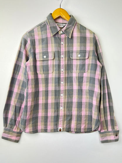 【中古品】【レディース】 A BATHING APE アベイシングエイプ L/S HEAVY FLANNEL CHECK SHIRT ロングスリーブ ヘビーフランネルチェックシャツ 長袖 トップス 142-260803-kk-22-hon サイズ：S カラー：ピンク/カーキ 万代Net店
